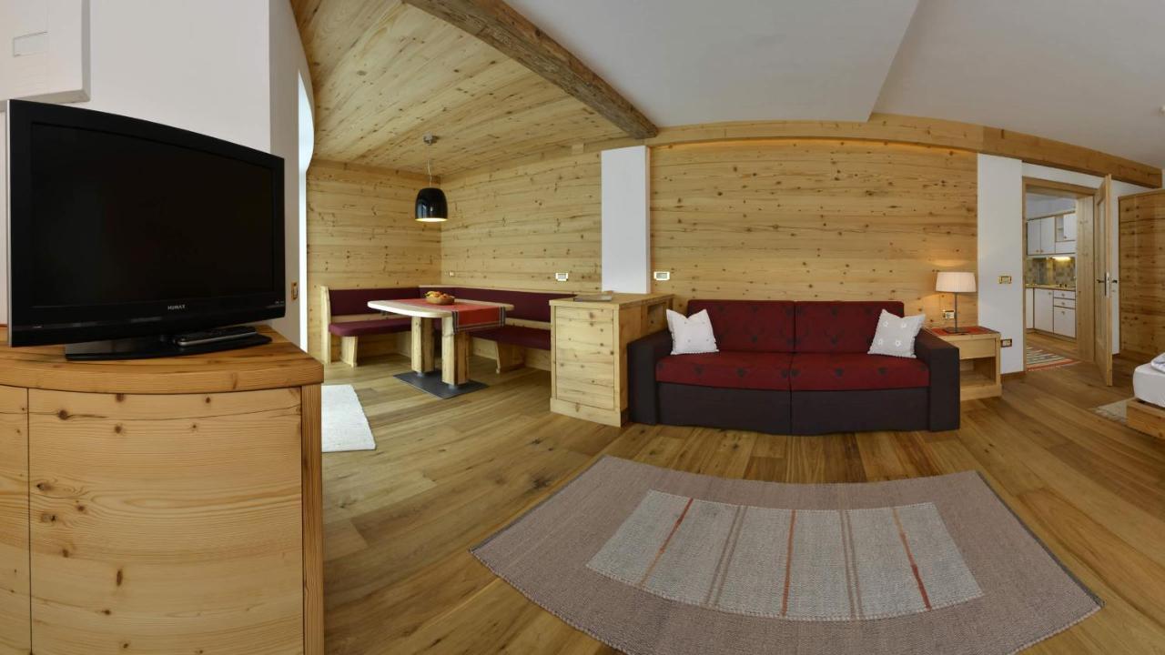 Garni Hotel Rosengarten B&B Σέλβα ντι Βαλ Γκαρντένα Εξωτερικό φωτογραφία