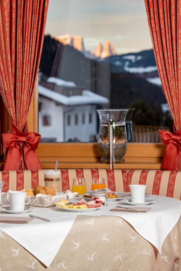Garni Hotel Rosengarten B&B Σέλβα ντι Βαλ Γκαρντένα Εξωτερικό φωτογραφία