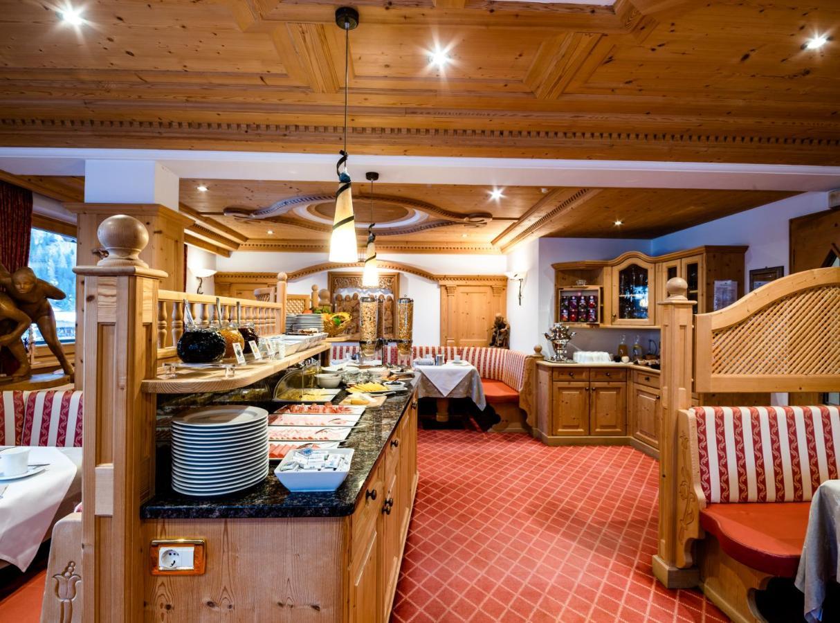 Garni Hotel Rosengarten B&B Σέλβα ντι Βαλ Γκαρντένα Εξωτερικό φωτογραφία