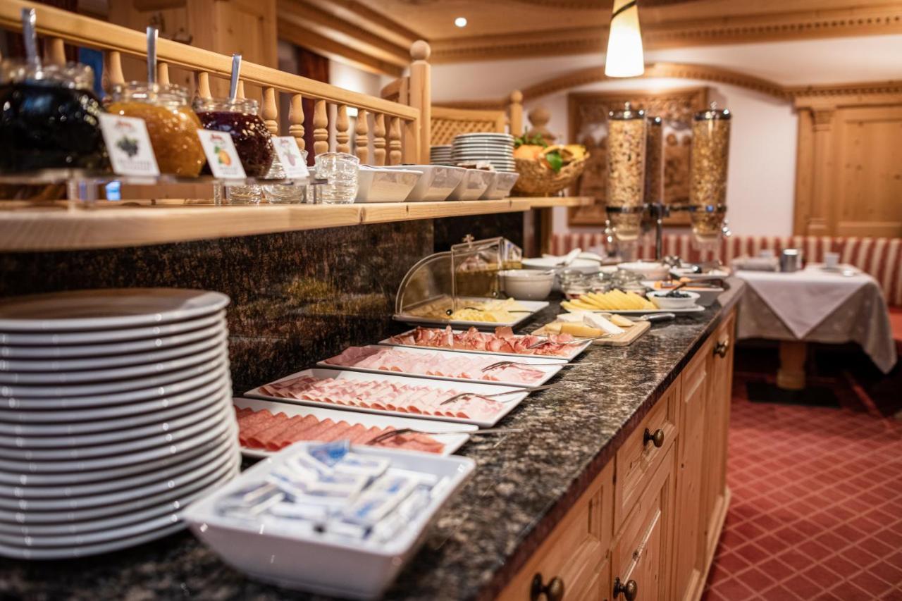 Garni Hotel Rosengarten B&B Σέλβα ντι Βαλ Γκαρντένα Εξωτερικό φωτογραφία