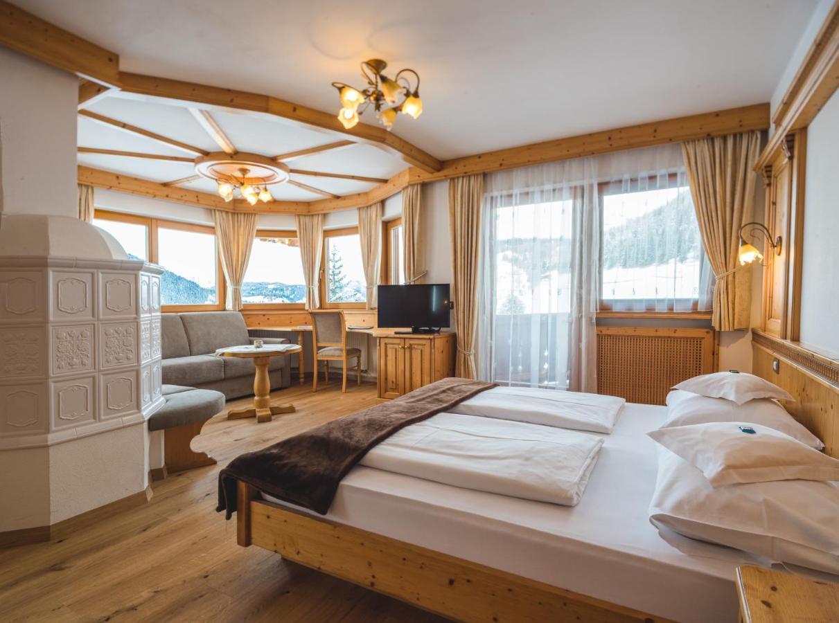 Garni Hotel Rosengarten B&B Σέλβα ντι Βαλ Γκαρντένα Εξωτερικό φωτογραφία