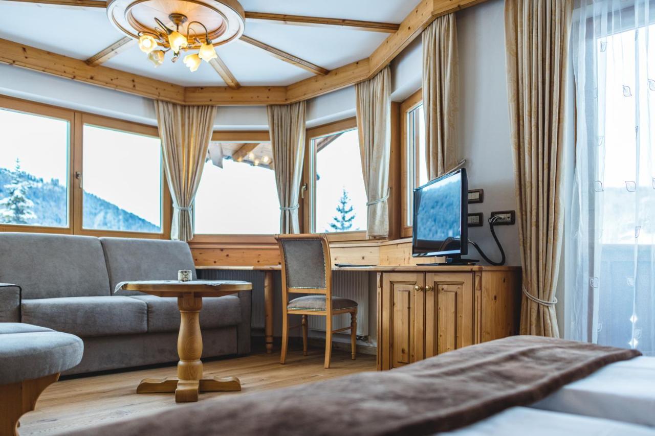 Garni Hotel Rosengarten B&B Σέλβα ντι Βαλ Γκαρντένα Εξωτερικό φωτογραφία