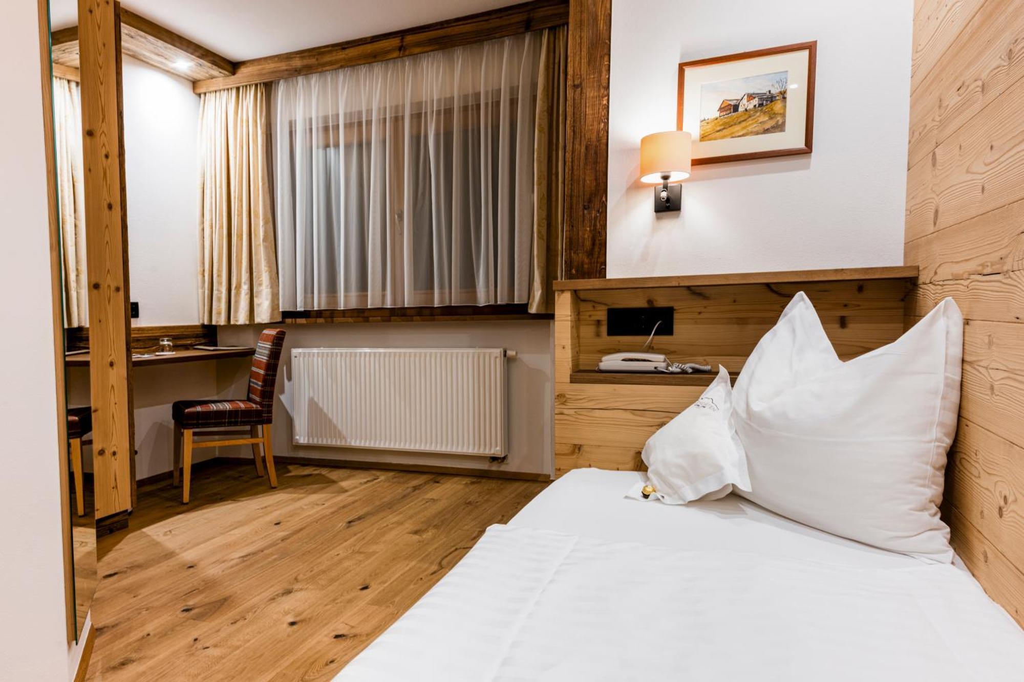 Garni Hotel Rosengarten B&B Σέλβα ντι Βαλ Γκαρντένα Εξωτερικό φωτογραφία
