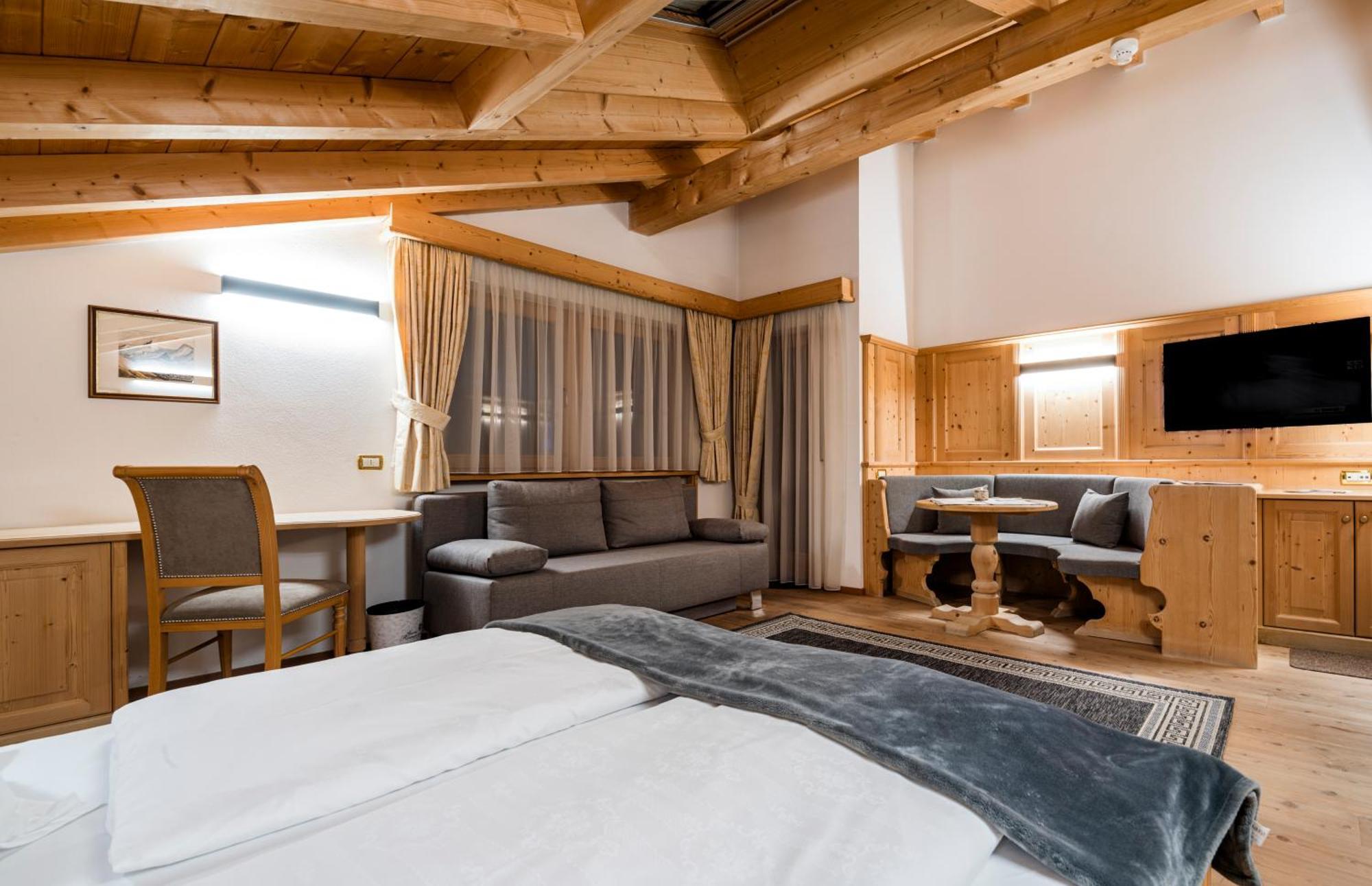 Garni Hotel Rosengarten B&B Σέλβα ντι Βαλ Γκαρντένα Εξωτερικό φωτογραφία
